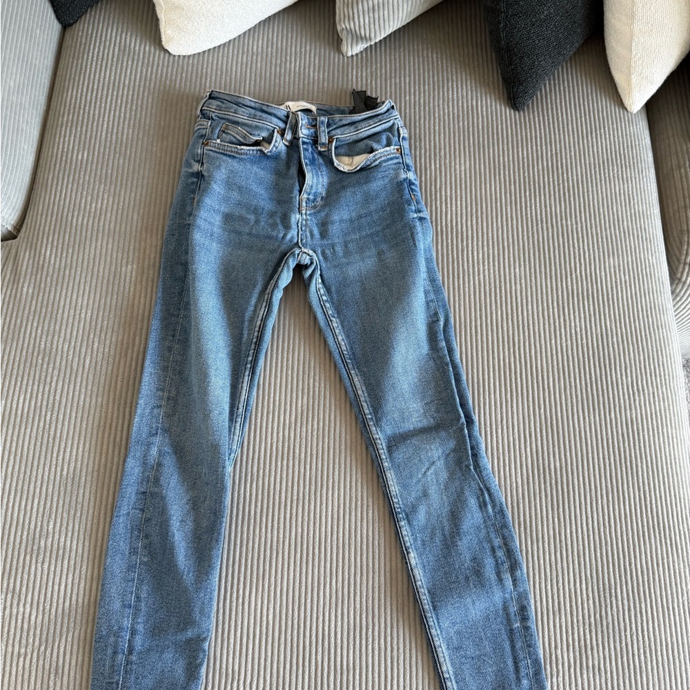 Zara Women's Blue Jeans super stretch